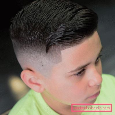Acconciature alla moda sul lato per ragazzi con parting 2019
