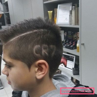Acconciature alla moda sul lato per ragazzi con parting 2019