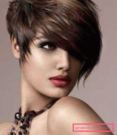 tagli di capelli per una faccia ovale 2018 - 2019 Tagli di capelli alla moda per un viso ovale 2019