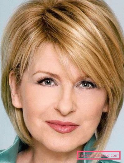 Tagli di capelli tondi per le donne dopo 50 anni Tagli di capelli alla moda per le donne dopo 50 anni a diverse lunghezze di capelli