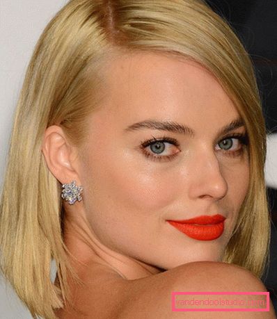Eleganti tagli di capelli per capelli medi 2019-2020 anni