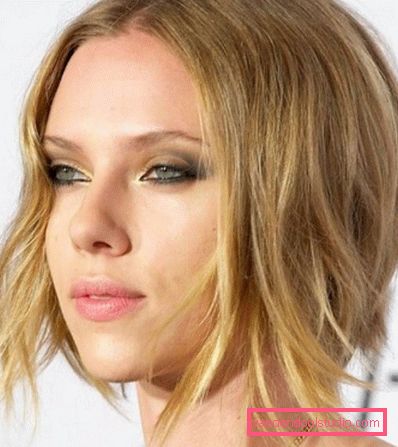 Eleganti tagli di capelli per capelli medi 2019-2020 anni