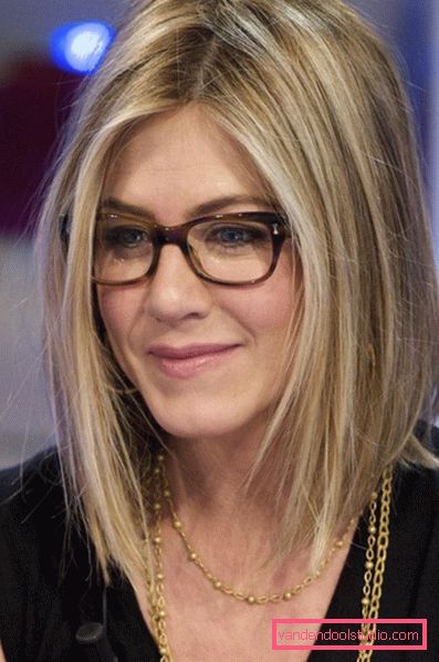 Eleganti tagli di capelli per capelli medi 2019-2020 anni