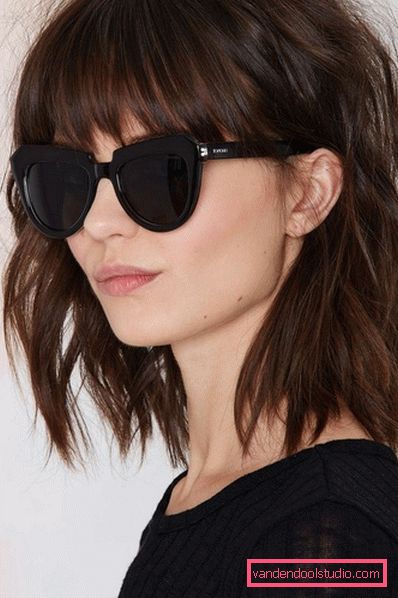 Eleganti tagli di capelli per capelli medi 2019-2020 anni