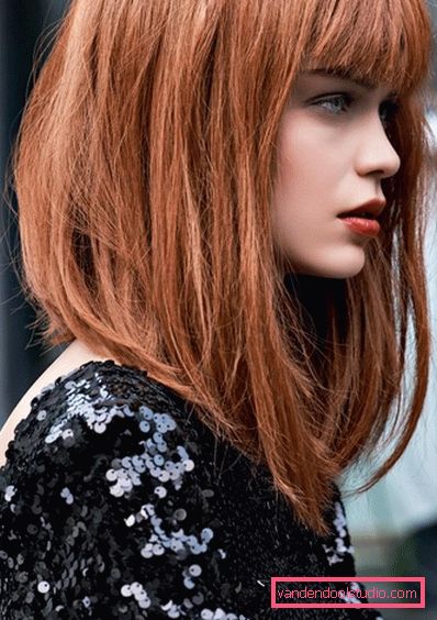 Eleganti tagli di capelli per capelli medi 2019-2020 anni
