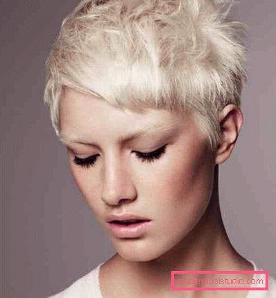 Delicati tagli di capelli pixie