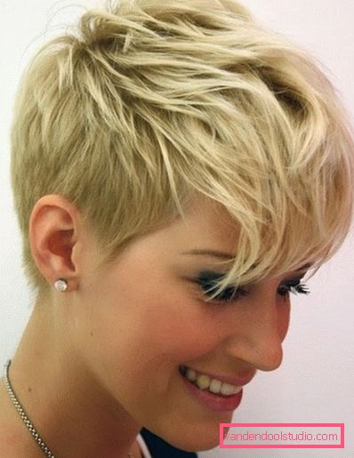 Delicati tagli di capelli pixie