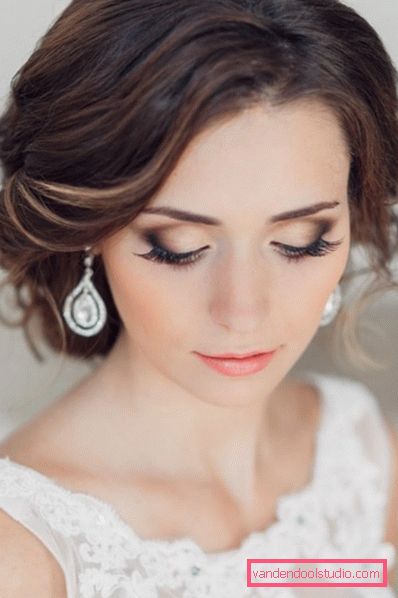 Acconciature da sposa 2017 Tendenze moda in acconciature da sposa 2019