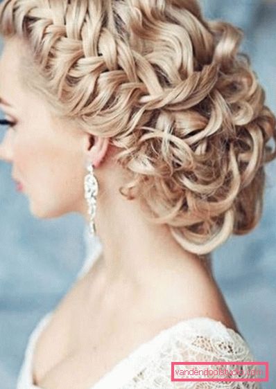 Acconciature da sposa 2017 capelli lunghi Tendenze moda in acconciature da sposa 2019