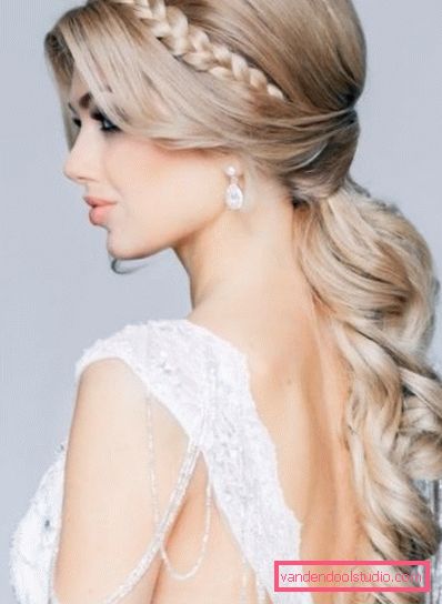 Acconciature da sposa 2017 capelli lunghi Tendenze moda in acconciature da sposa 2019