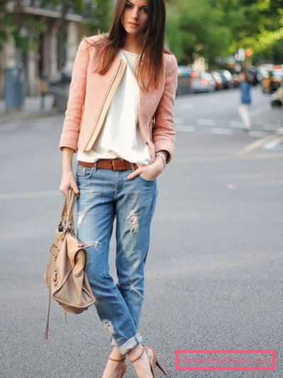 Jeans ritagliati alla moda 2019-2020