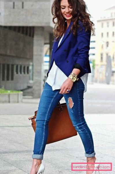 Jeans ritagliati alla moda 2019-2020
