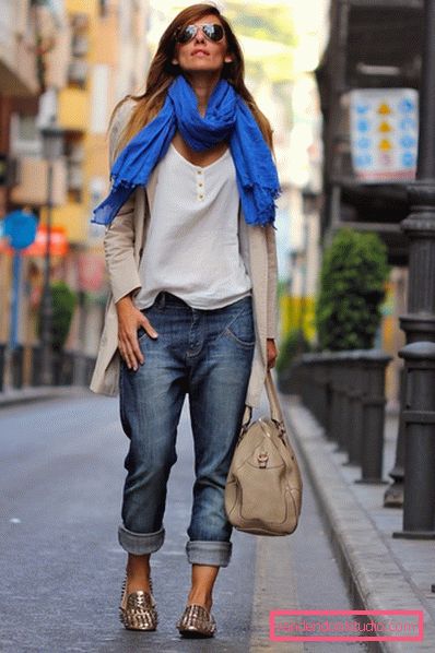 Jeans ritagliati alla moda 2019-2020