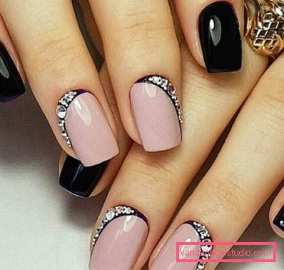 Manicure nera alla moda