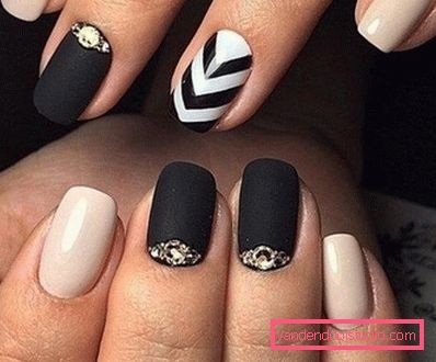 Manicure nera alla moda