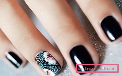 Manicure nera alla moda
