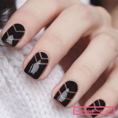 Manicure nera alla moda