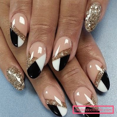 Manicure nera alla moda