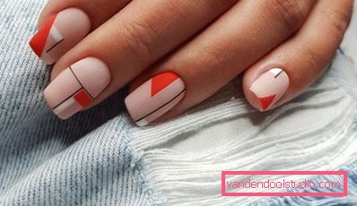 Elegante manicure geometrica 2019-2020 anni