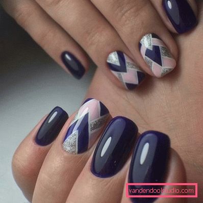 Elegante manicure geometrica 2019-2020 anni