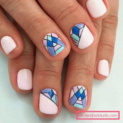 Elegante manicure geometrica 2019-2020 anni