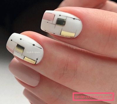 Elegante manicure geometrica 2019-2020 anni