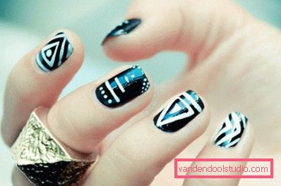 Elegante manicure geometrica 2019-2020 anni
