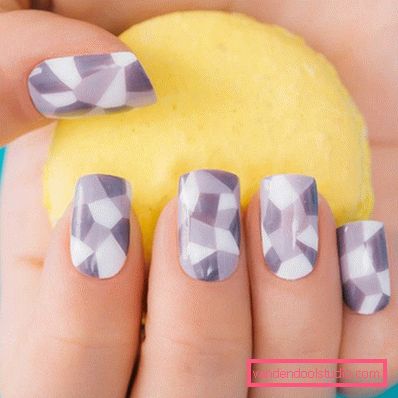 Elegante manicure geometrica 2019-2020 anni