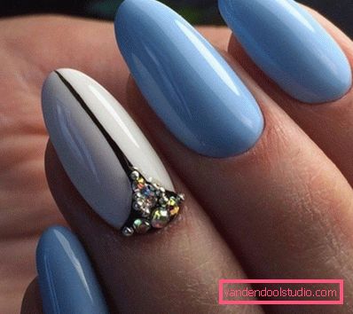 Bella manicure blu - foto