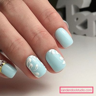 Bella manicure blu - foto