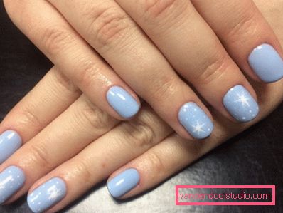 Bella manicure blu - foto