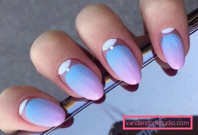 Bella manicure blu - foto