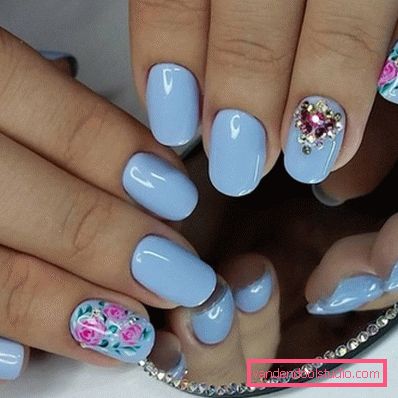 Bella manicure blu - foto