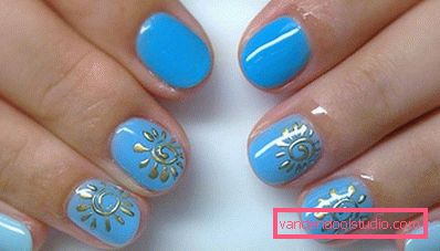 Bella manicure blu - foto