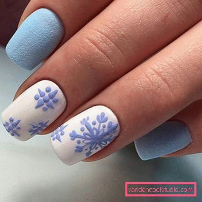 Bella manicure blu - foto