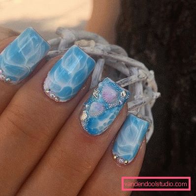 Bella manicure blu - foto