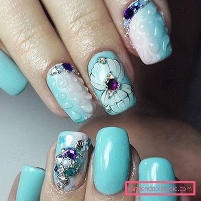 Bella manicure blu - foto
