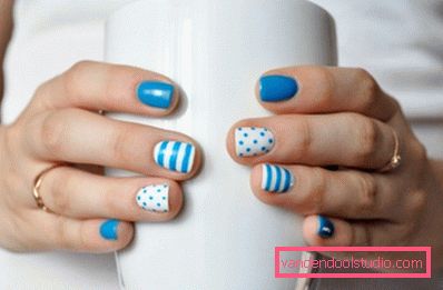 Bella manicure blu - foto