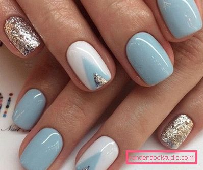 Bella manicure blu - foto