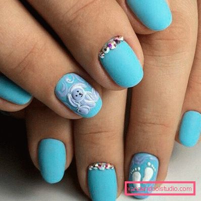 Bella manicure blu - foto