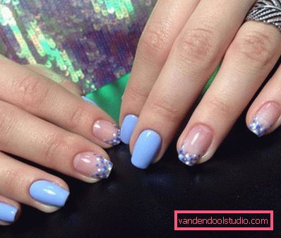 Bella manicure blu - foto