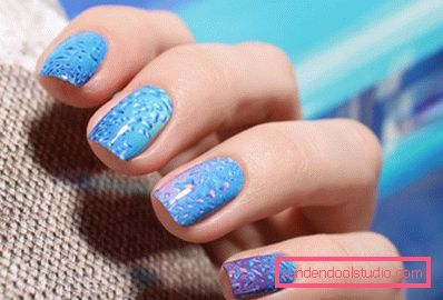 Bella manicure blu - foto