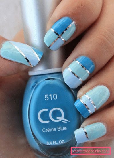Bella manicure blu - foto
