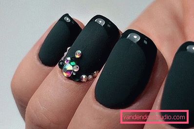 Bella manicure per la stagione autunno-inverno 2019-2020