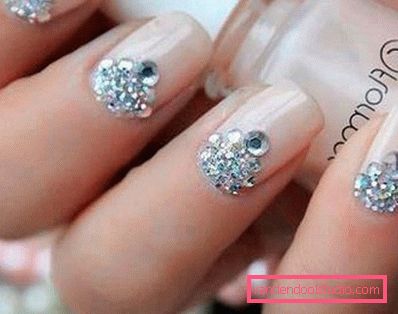 Deliziosa manicure con strass 2019-2020
