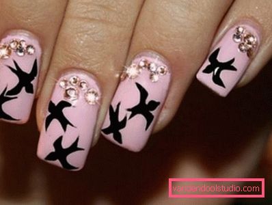 Deliziosa manicure con strass 2019-2020