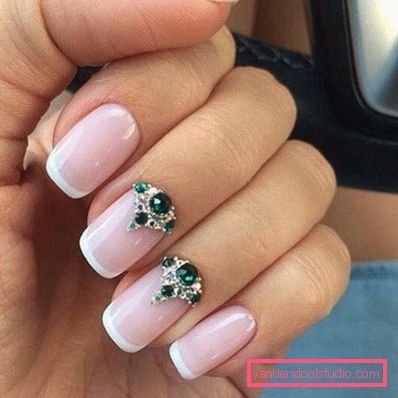 Deliziosa manicure con strass 2019-2020