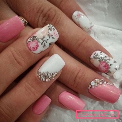 Deliziosa manicure con strass 2019-2020
