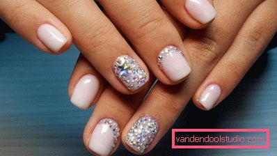 Delicata manicure pastello 2019-2020 anni