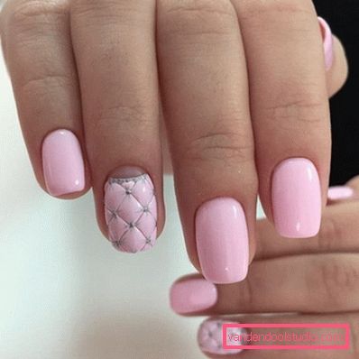 Delicata manicure pastello 2019-2020 anni